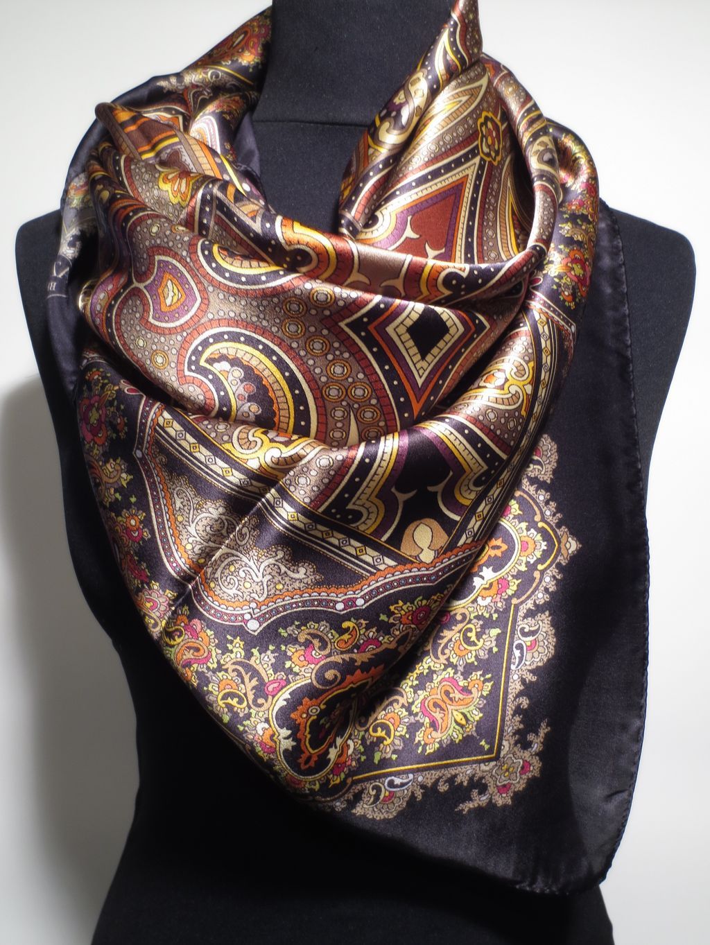 Pure silk square scarf 47066 - Azalea Bellagio - Silk of Como