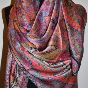 Hand made square shawl "pieno"